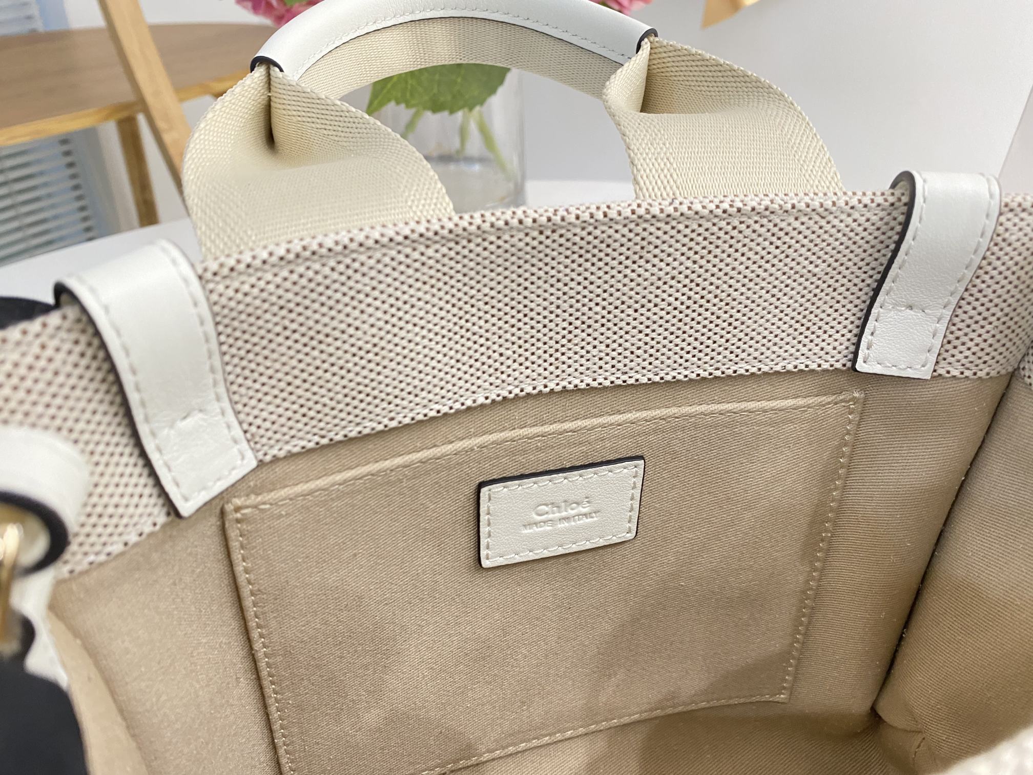 Chloe Small Woody Tote Bag In Linen